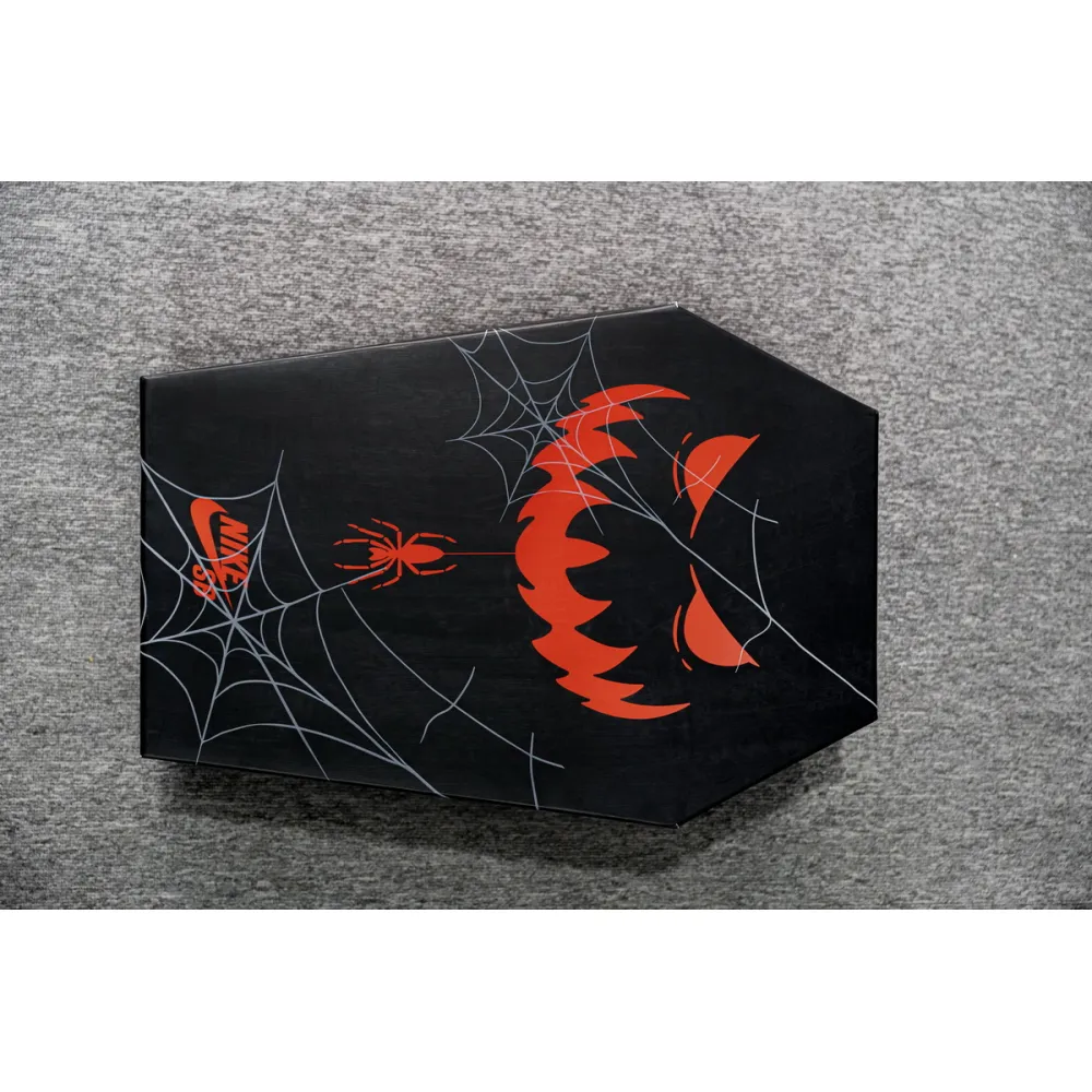 Pkgod Nike SB Dunk Low Night of Mischief Halloween​