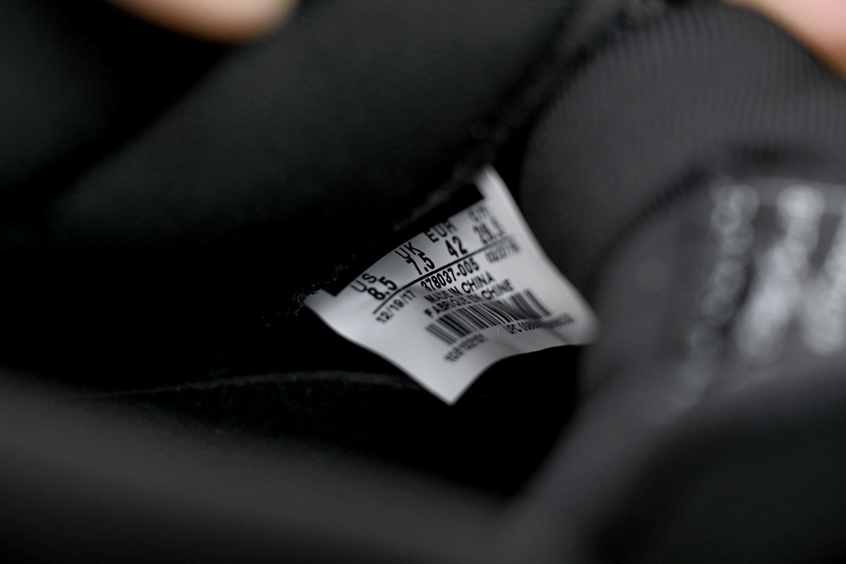 Pkgod Air Jordan 11 Retro Cap and Gown