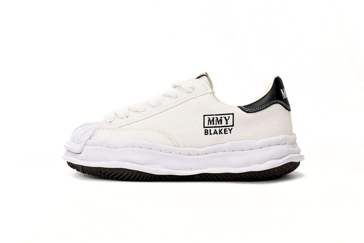 NO.763 MIHARA YASUHIRO White And All White And Black Tail