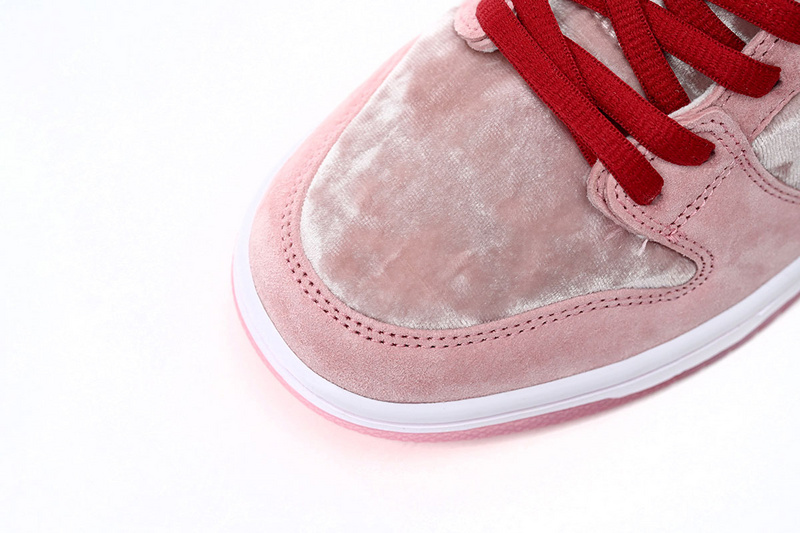    Pkgod Nike SB Dunk Low Strange Love Skateboards