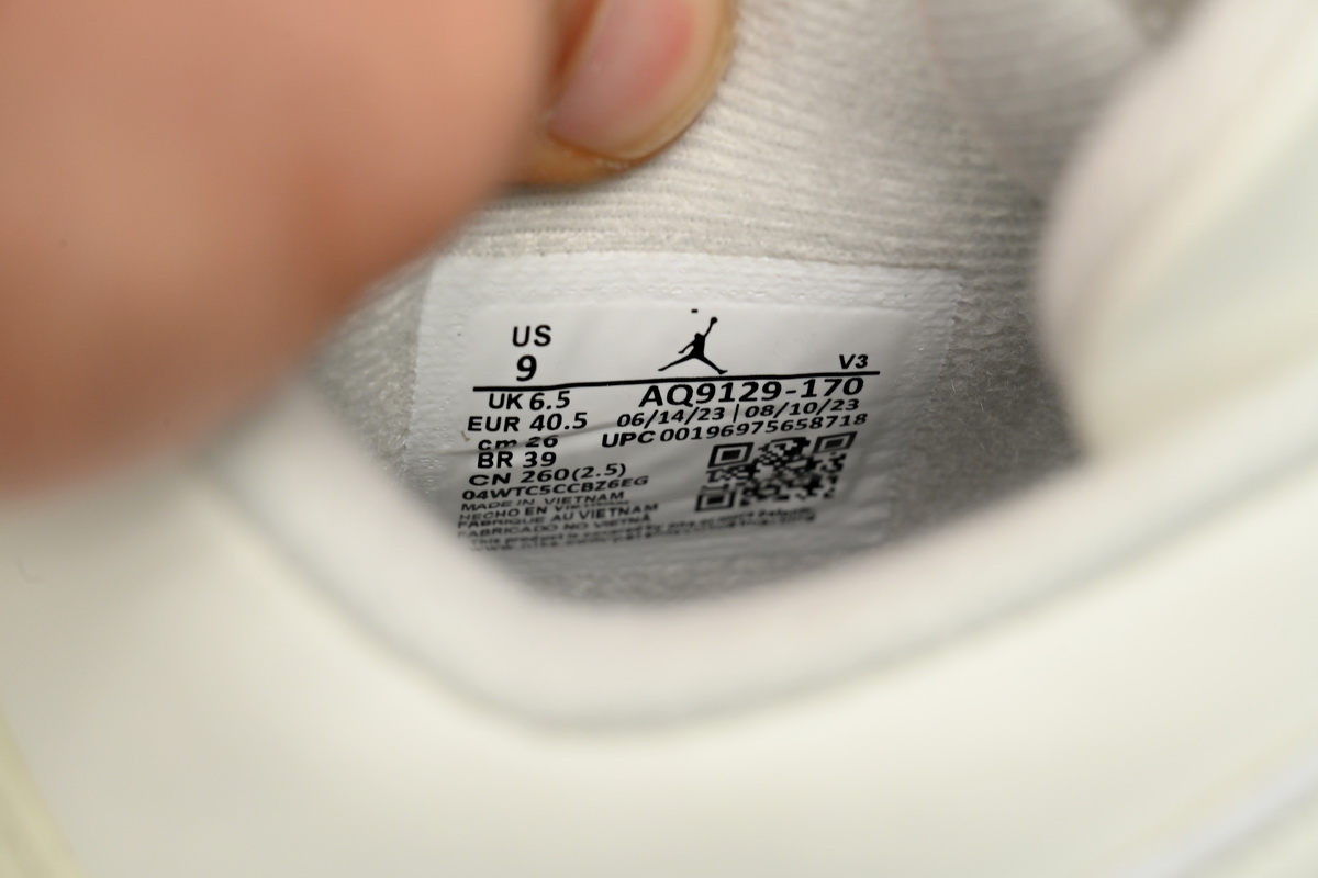      Air Jordan 4 Retro Metallic Gold  