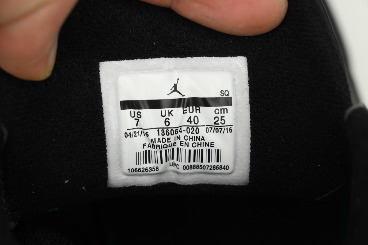     Jordan 3 Retro Cyber Monday 136064-020