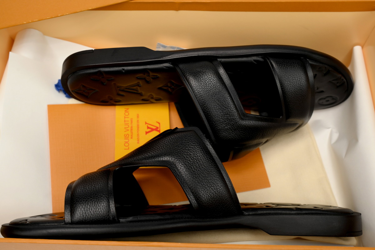 BLUE LOUIS VUITTON Oasis Black Embossing