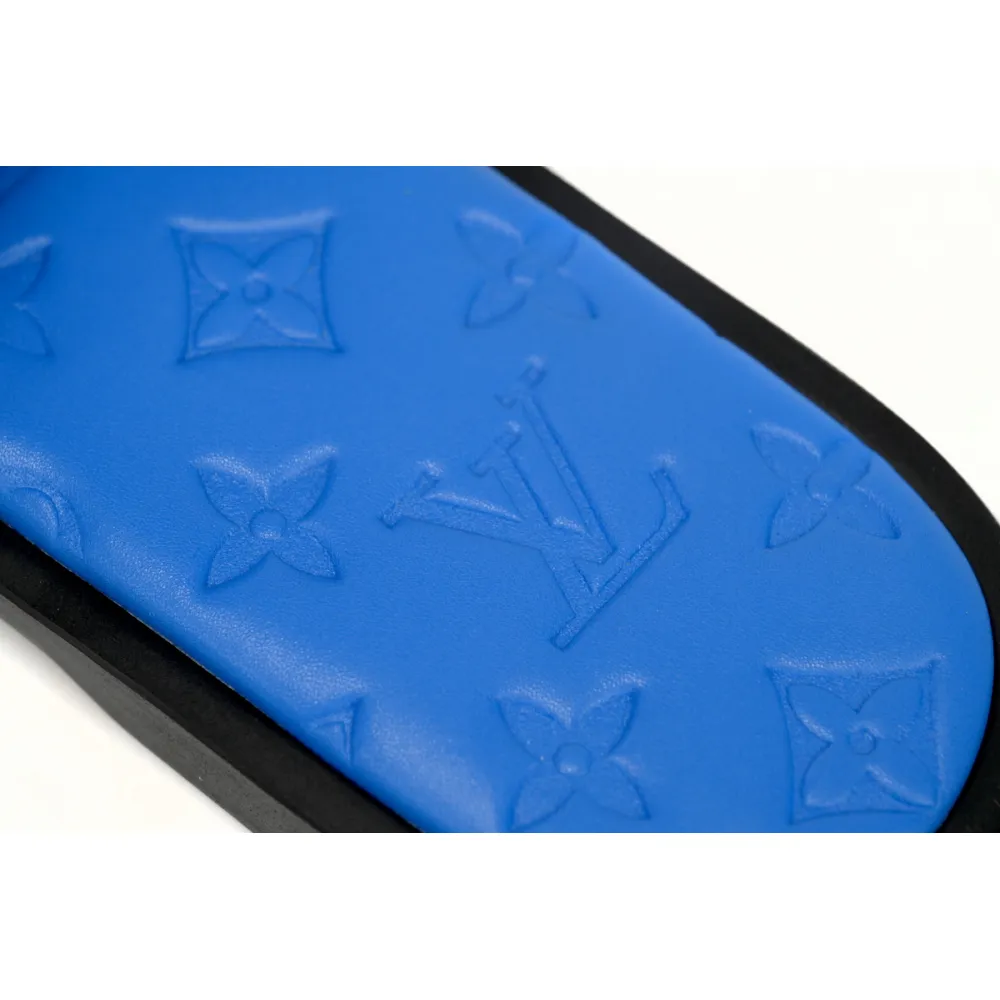 BLUE LOUIS VUITTON Oasis Blue Leather Surface