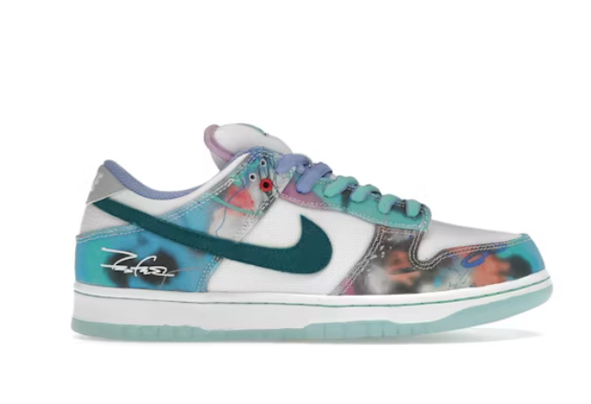     Nike SB Dunk Low Futura Laboratories Bleached Aqua HF6061-400
