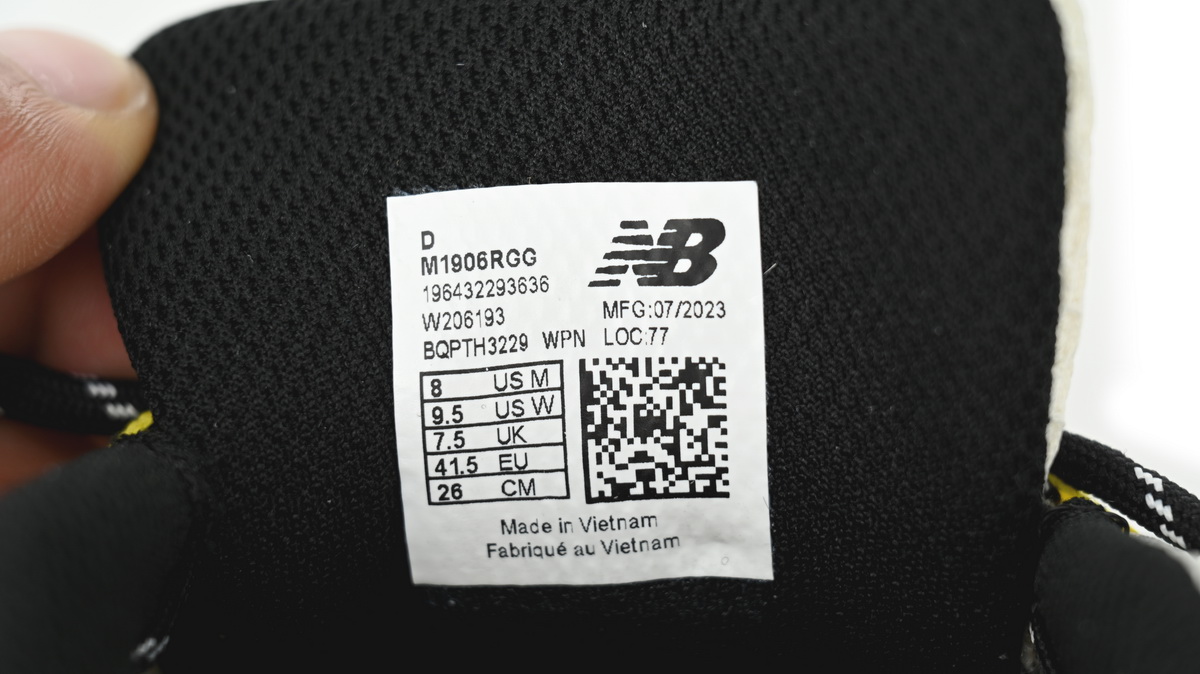    New Balance 1906R White and yellow M1906RGG 