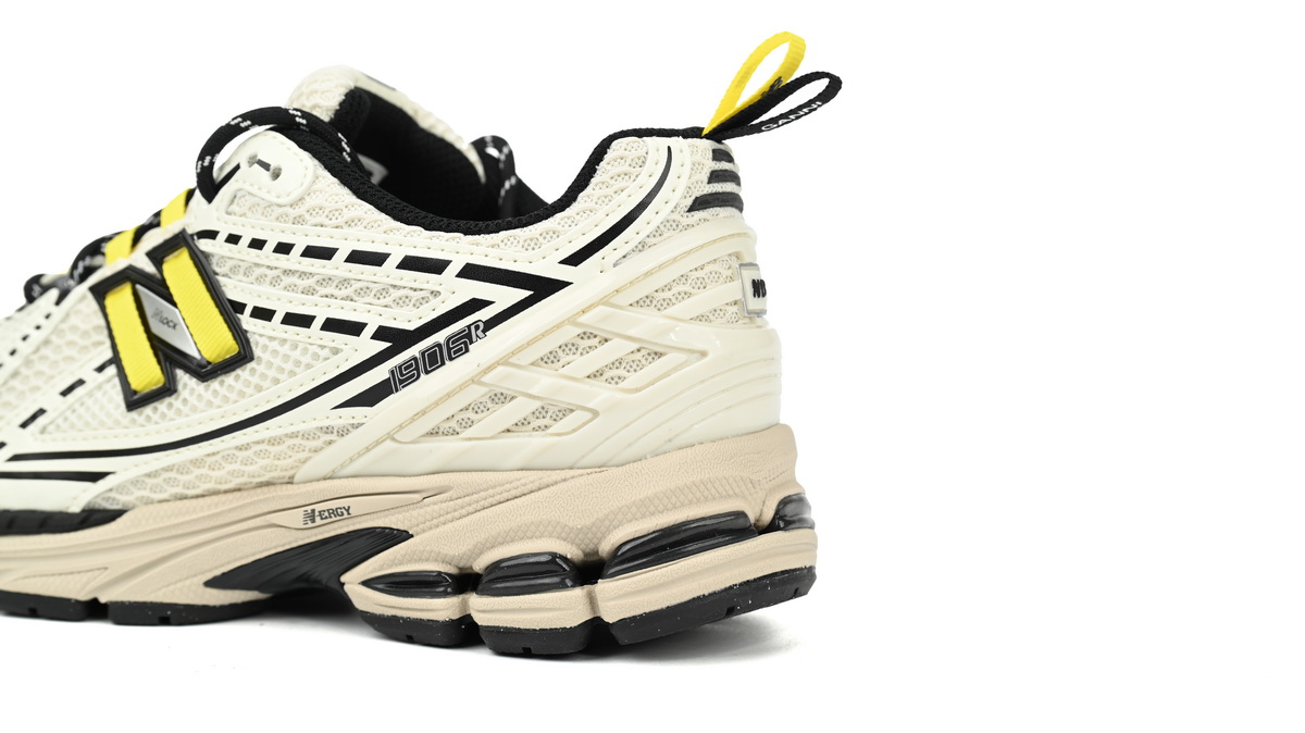    New Balance 1906R White and yellow M1906RGG 