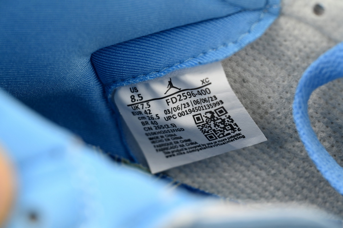    Air Jordan 1 High OG First in Flight