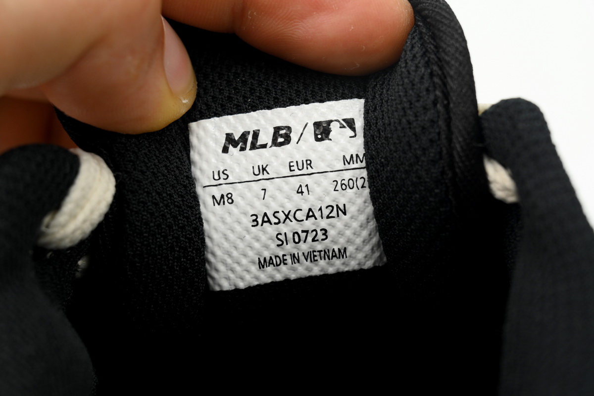    Giay MLB Chunky Liner White Black 3ASXCA12N-50MHS