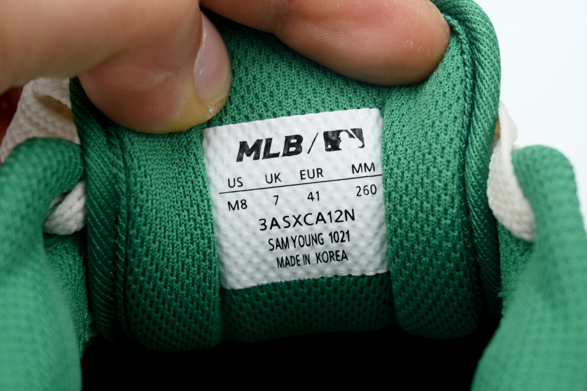    Giay MLB Chunky Liner New York Yankees White Green 3ASXCA12N-50GNS(09）