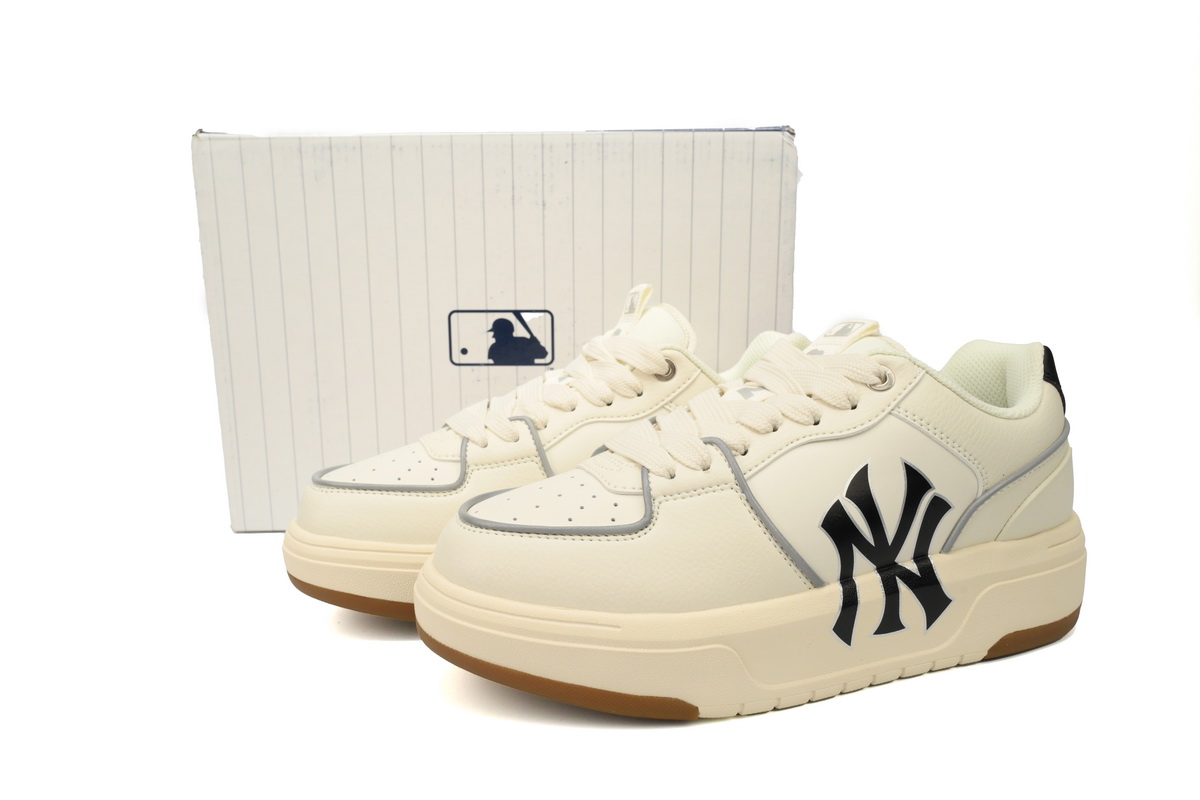    Giay MLB Chunky Liner Low New York Yankees Ivory 3ASXGA12N-50IVS
