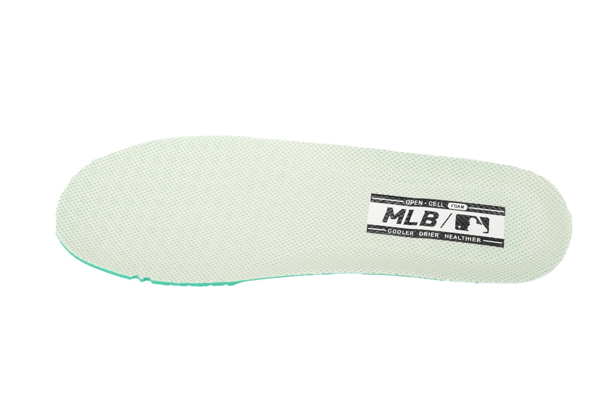    Giay MLB Chunky Liner Low New York Yankees Ivory 3ASXGA12N-50IVS