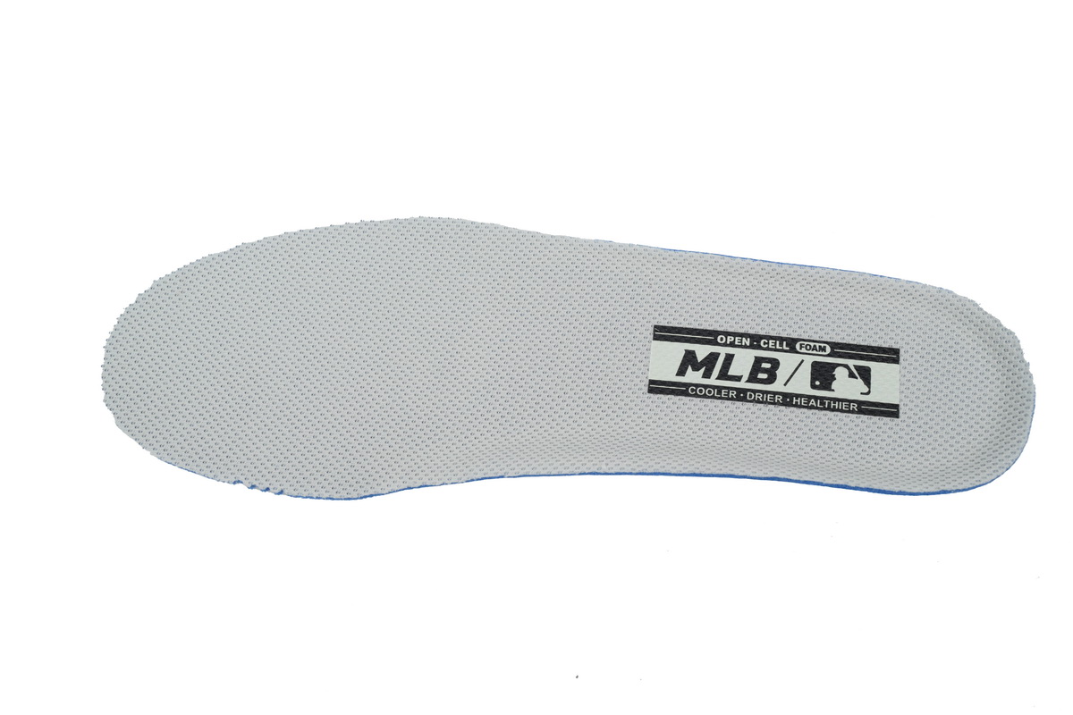    Giay MLB Chunky Liner Mid Basic New York Yankees Sneakers 3ASXLMB3N-50BKS