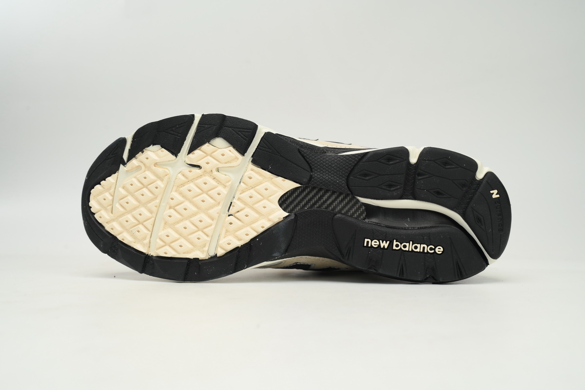    New Balance 990 Milk White Black M990AD3