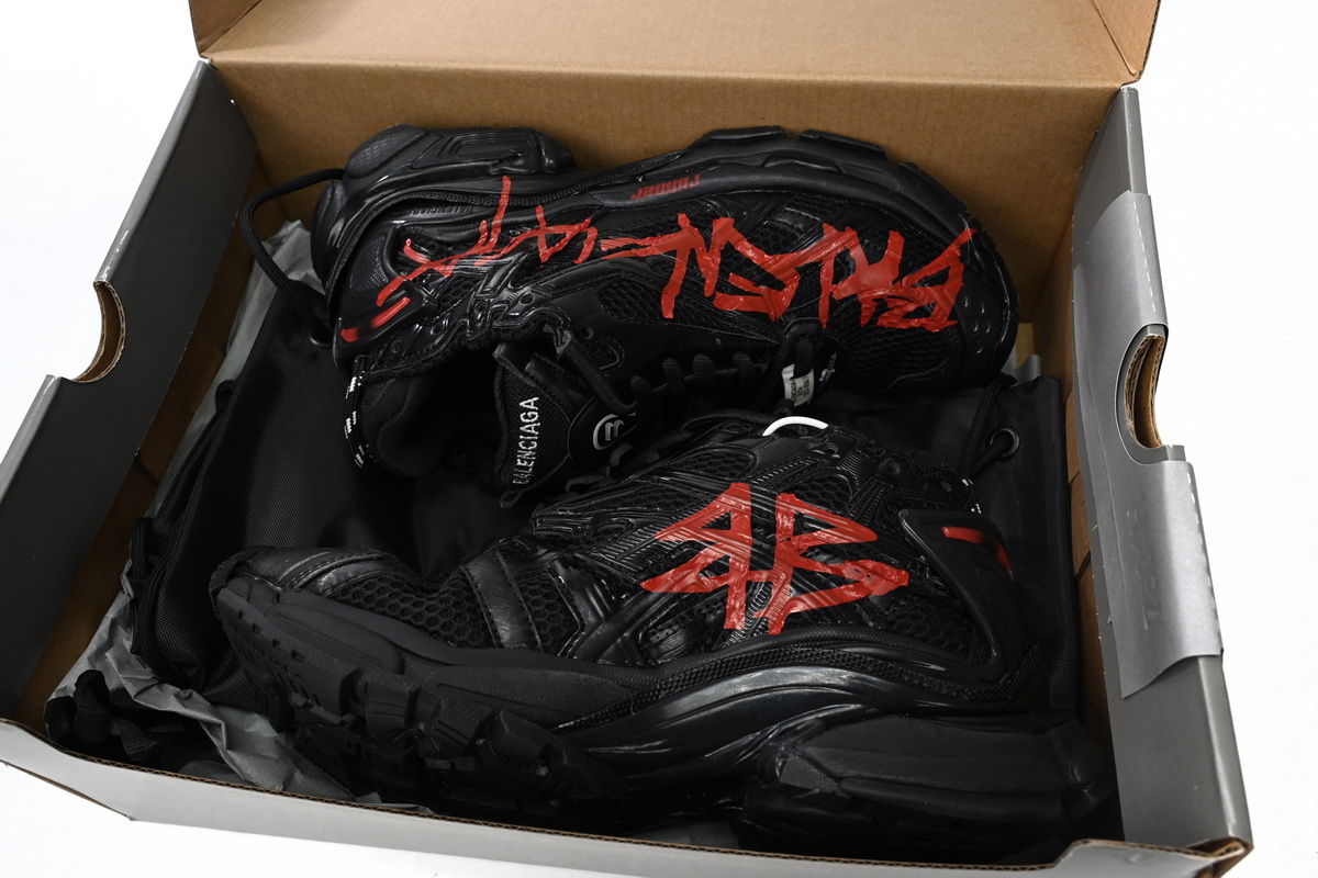 Balenciaga Runner Black And Red Characters 677402 W3RB1 0102 