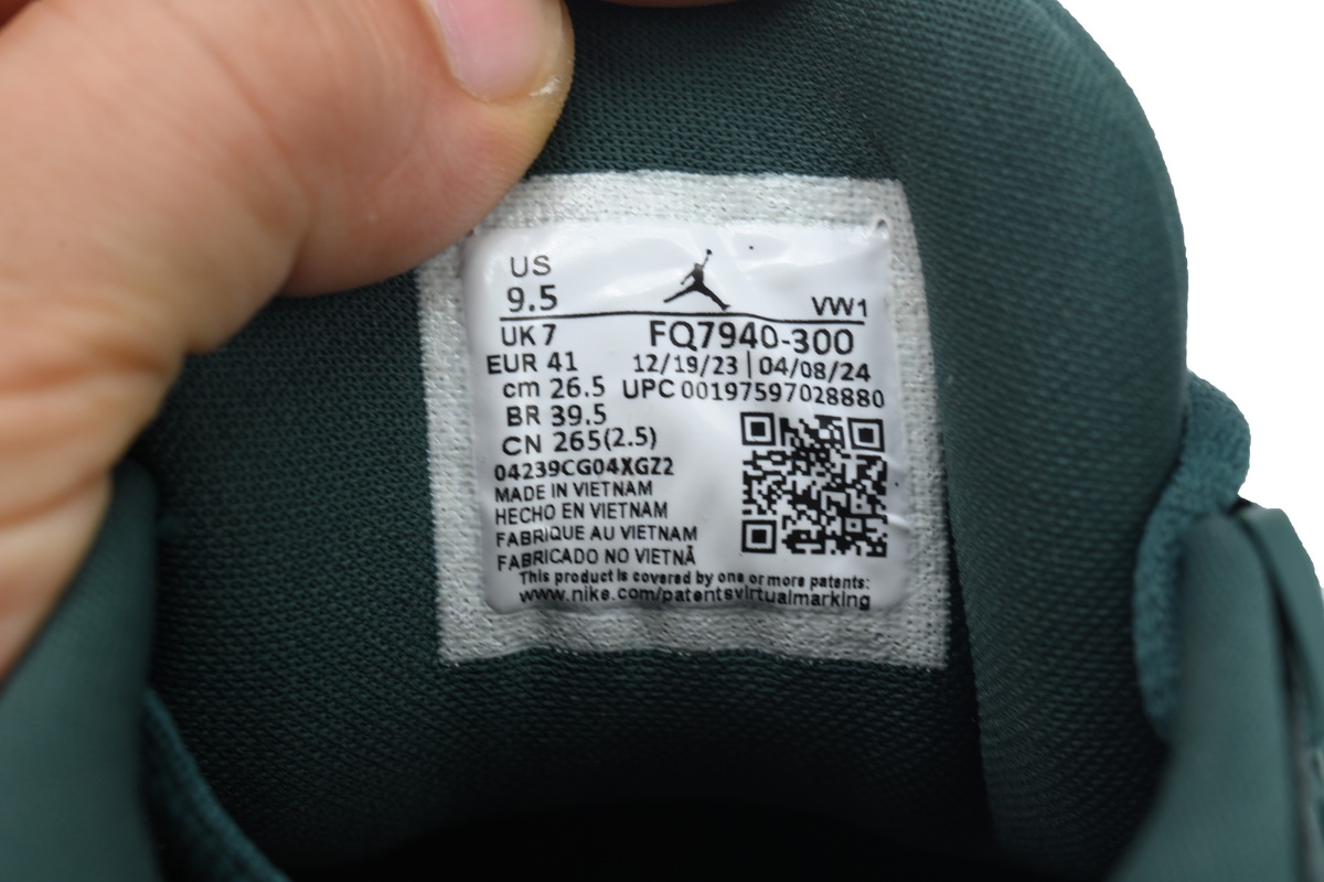      Air Jordan 4 Pro RM Oxidized Green FQ7940-300