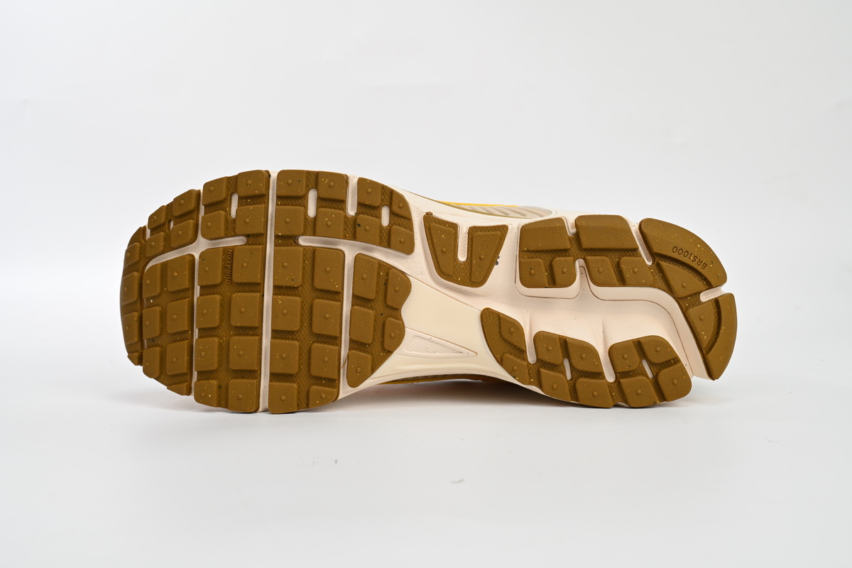 NikeAir Zoom Vomero 5 Beige Green  FQ6868-181 