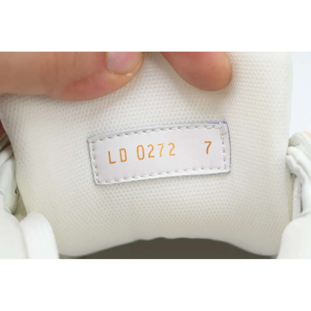 LOUIS VUITTON Trainer white khaki