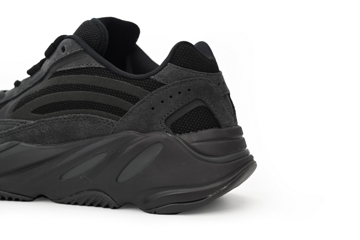    Pkgod Adidas Yeezy Boost 700 V2 Vanta FU6684