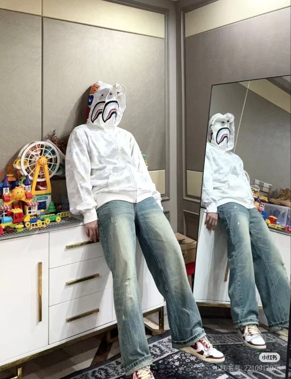 Top Quality  BAPE City Camo Shark Full Zip Hoodie White （Glow） 