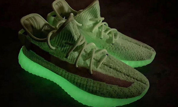    Adidas Yeezy Boost 350 V2 Glow