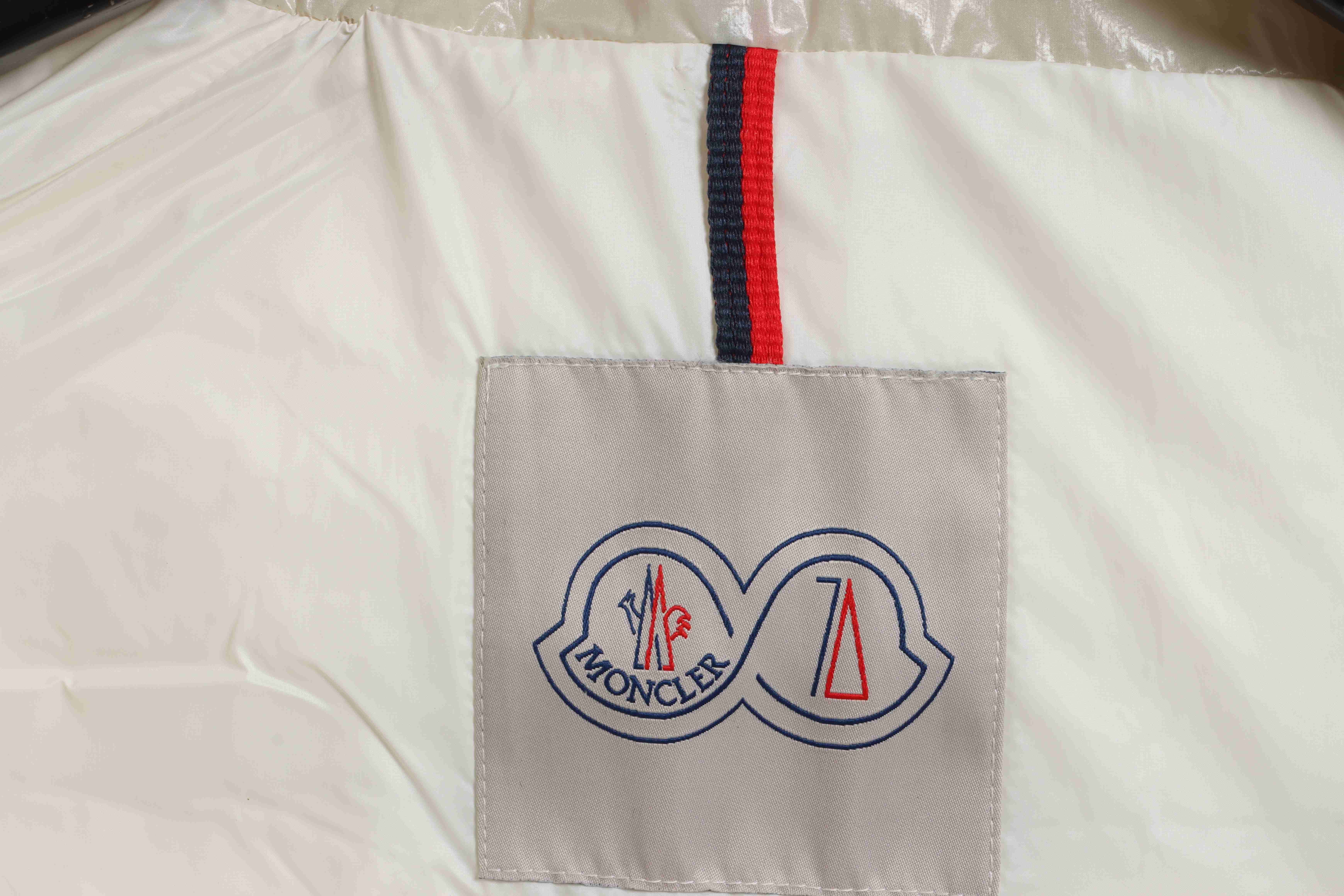     Moncler Maya 70 jacket White 