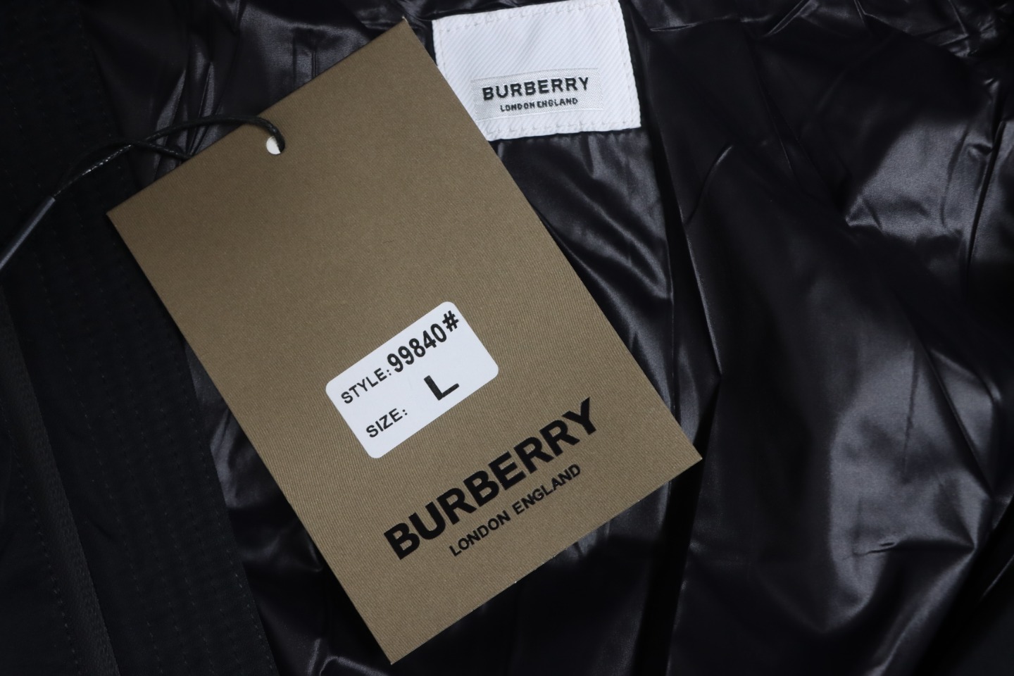     Burberry 22FW Hooded Down Jacket Black 