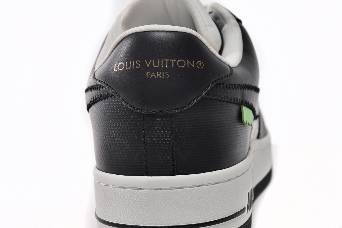    Louis Vuitton x Nike Air Force 1 Black White  7108-8