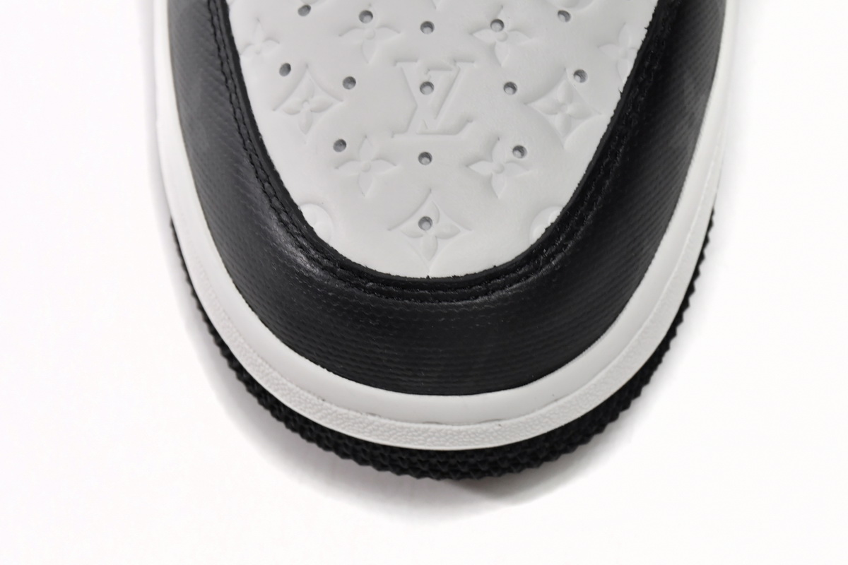    Louis Vuitton x Nike Air Force 1 Black White  7108-8