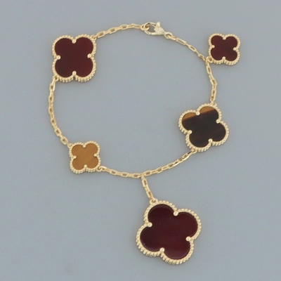 Top Quality Van Cleef & Arpels Five Flower Irregular Bracelet 01