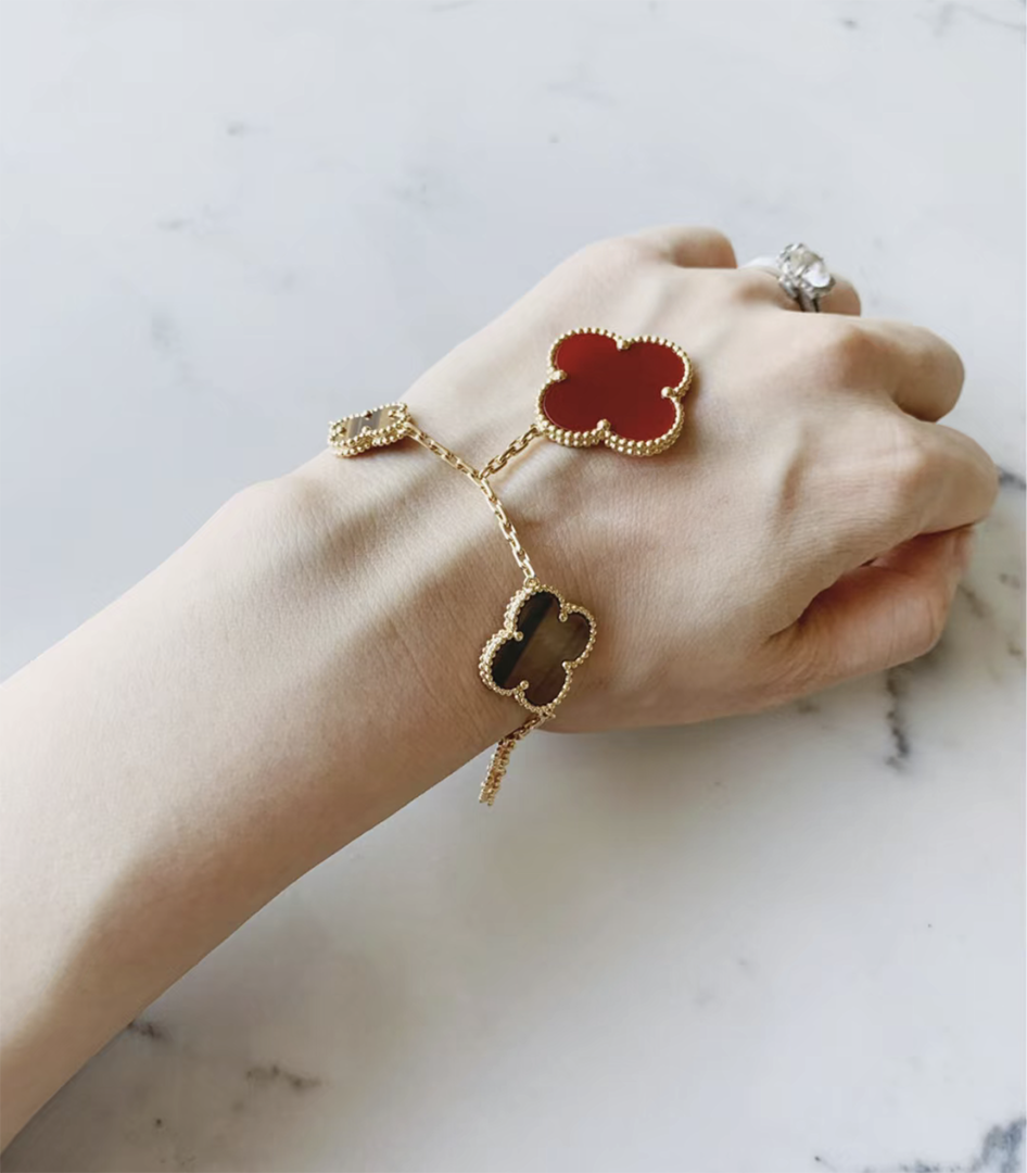 Top Quality Van Cleef & Arpels Five Flower Irregular Bracelet