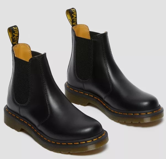     Dr. Martens 2976 Women's Smooth Leather Chelsea Boots in Black 