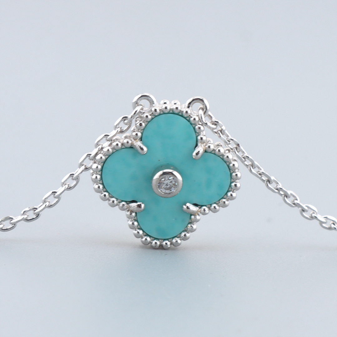 Top Quality Van Cleef & Arpels Diamond Clover Necklace