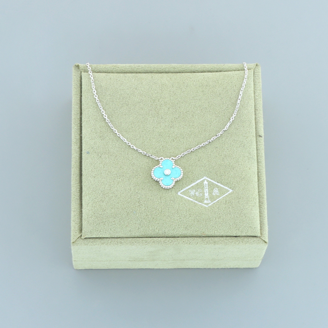 Top Quality Van Cleef & Arpels Diamond Clover Necklace