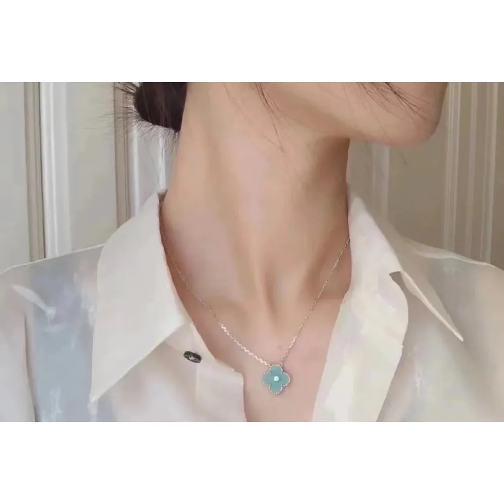 Top Quality Van Cleef & Arpels Diamond Clover Necklace