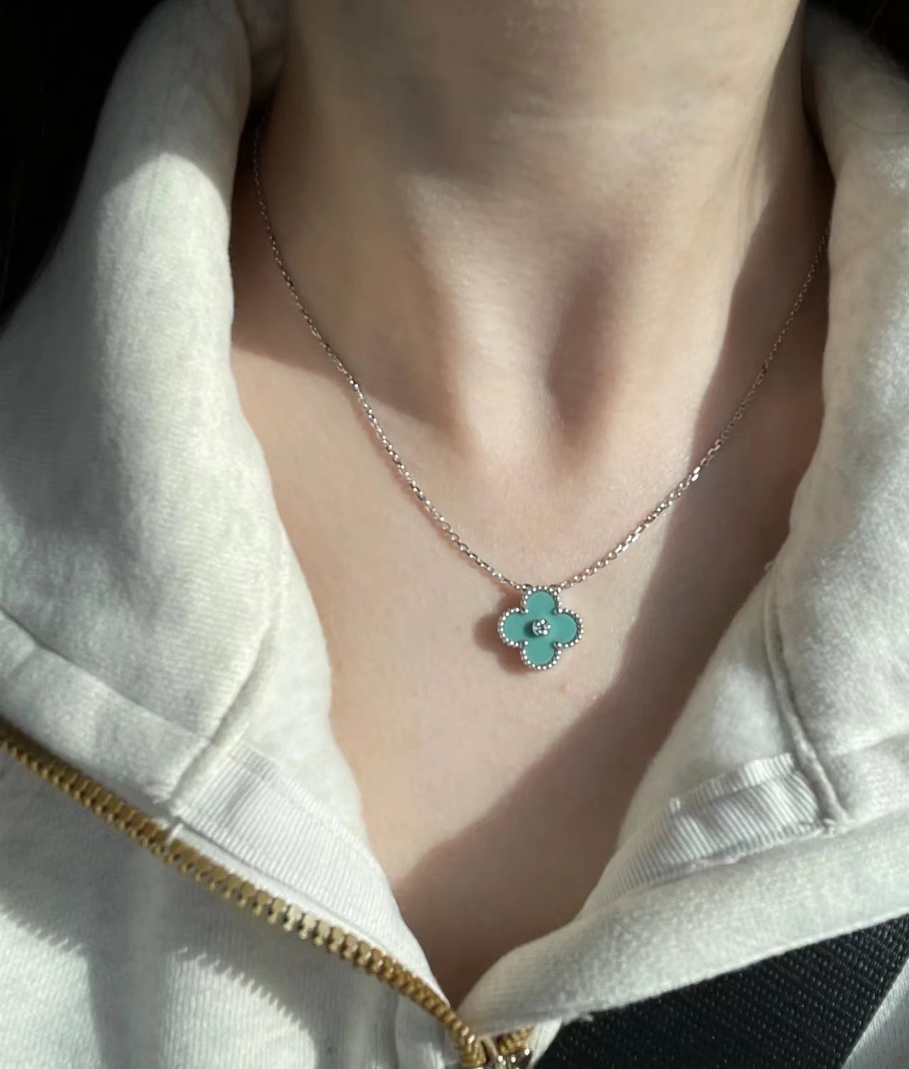 Top Quality Van Cleef & Arpels Diamond Clover Necklace