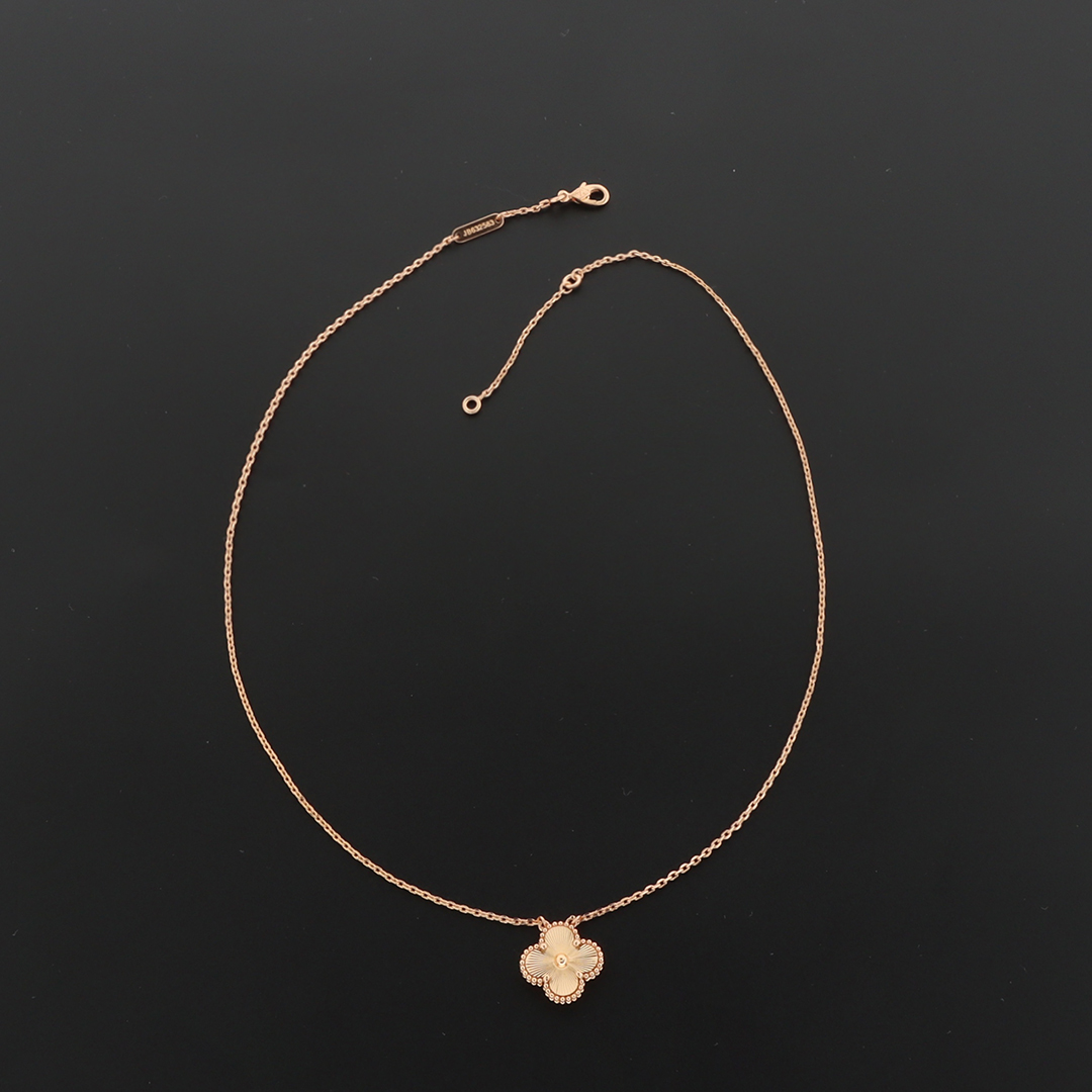 Top Quality Van Cleef & Arpels Laser Clover Necklace