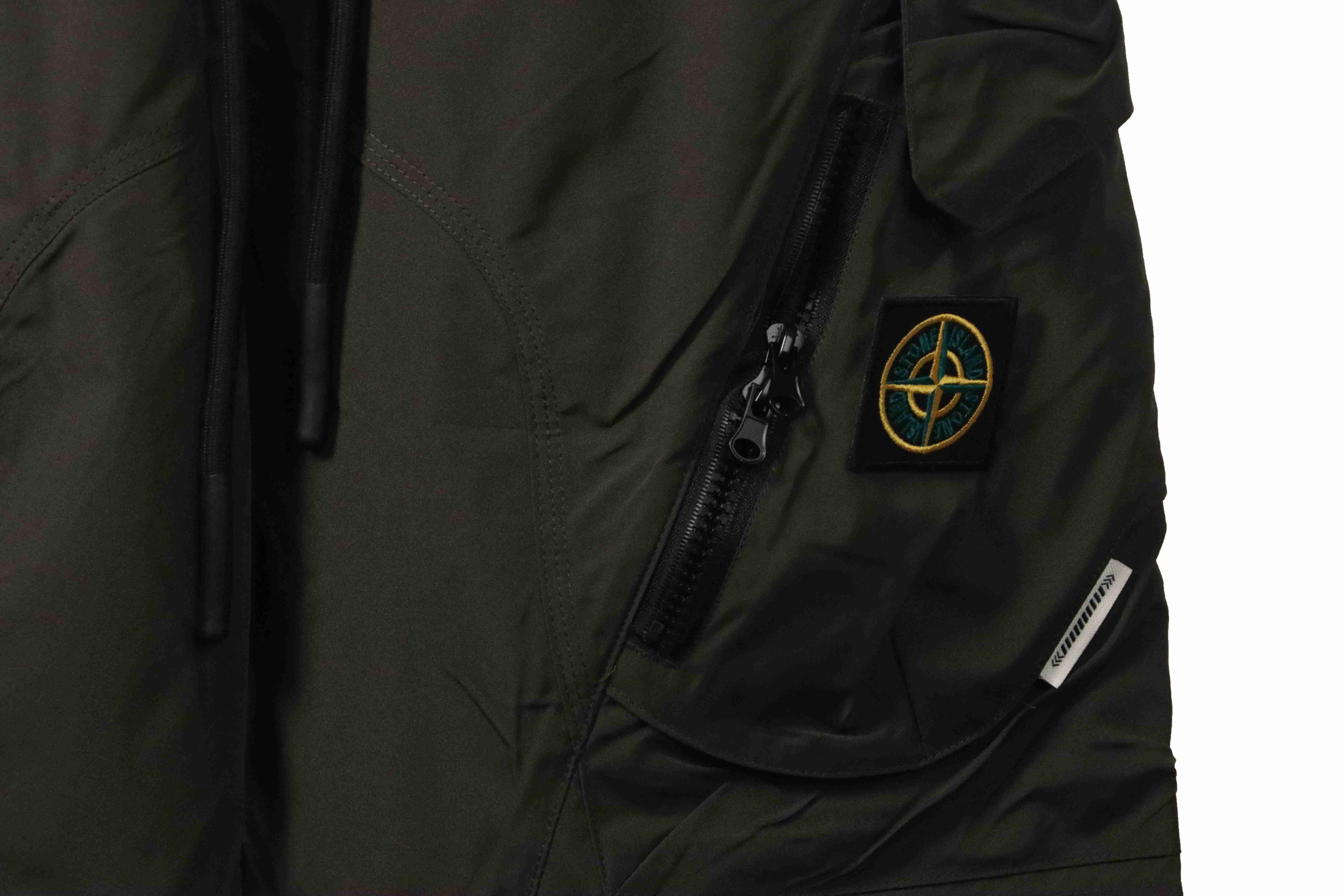 Top Quality Stone Island Large Pocket Zipper Functional Shorts