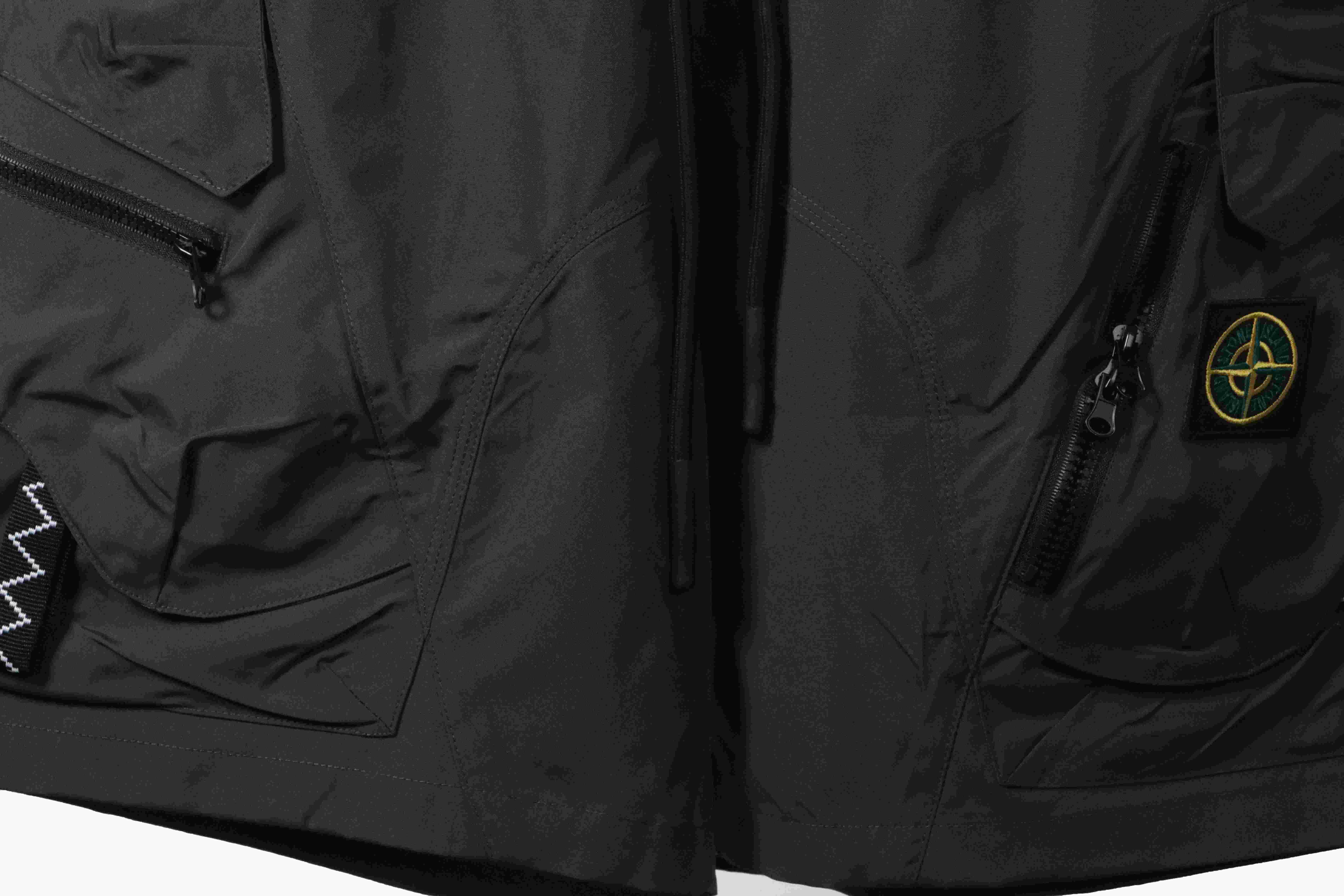 Top Quality Stone Island Large Pocket Zipper Functional Shorts