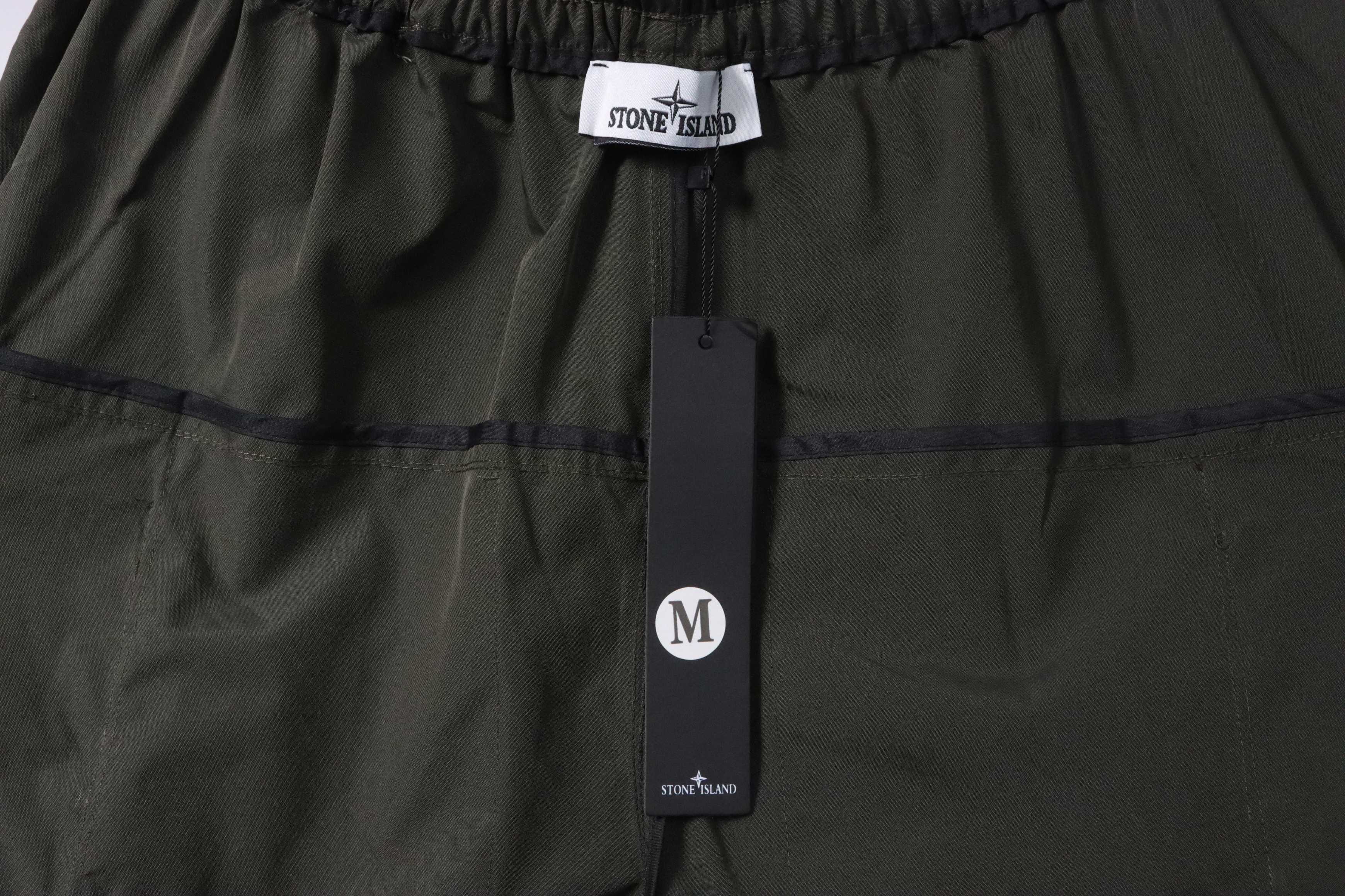 Top Quality Stone Island Large Pocket Zipper Functional Shorts