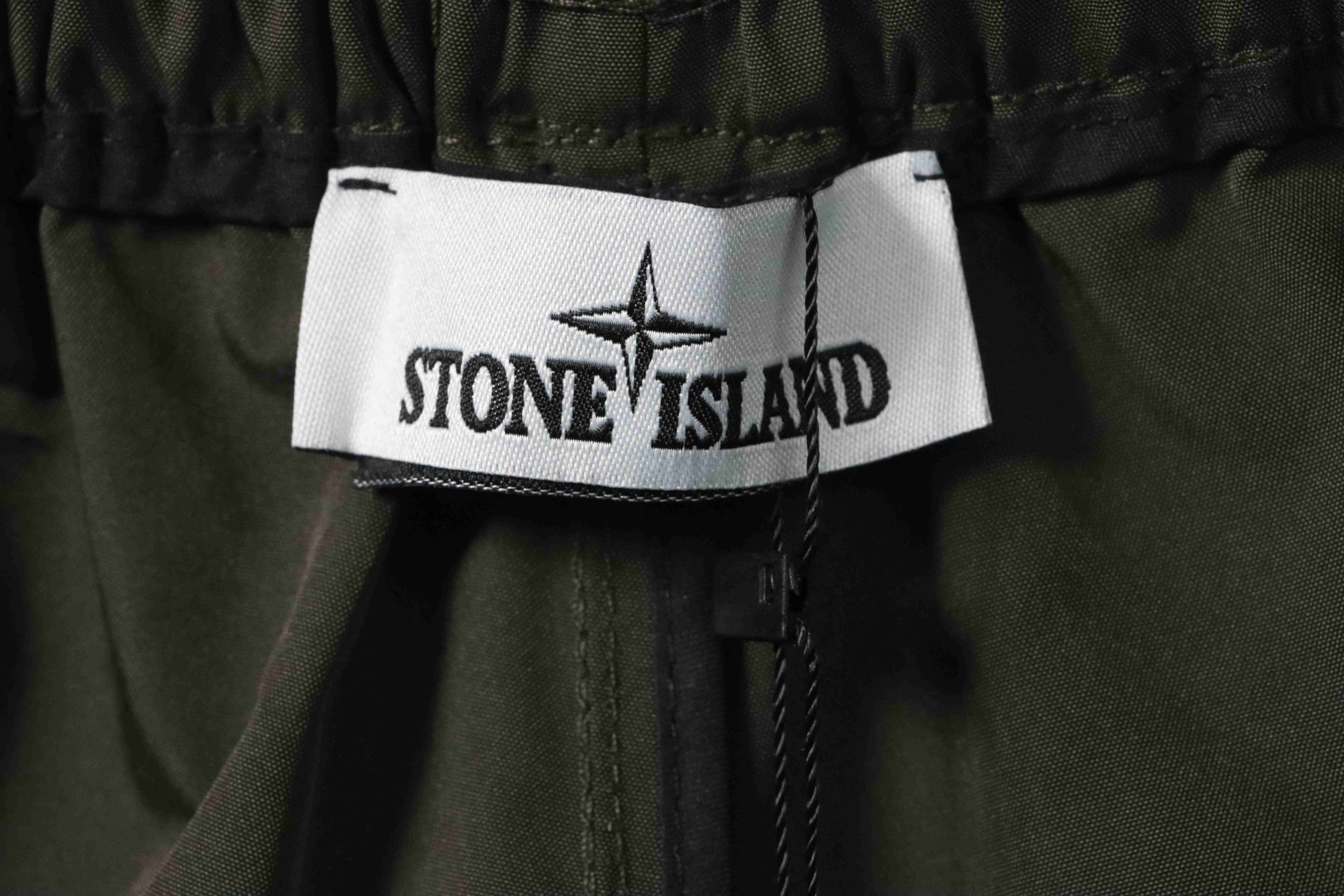 Top Quality Stone Island Large Pocket Zipper Functional Shorts