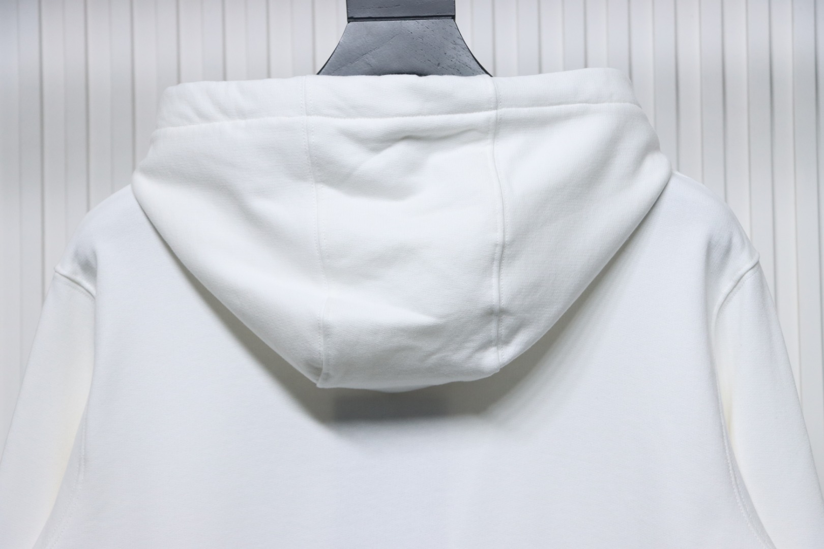     Burberry Classic Letter Embossed Hoodie White 