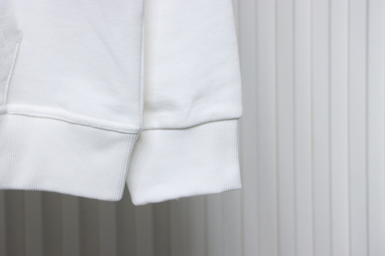     Burberry Classic Letter Embossed Hoodie White 