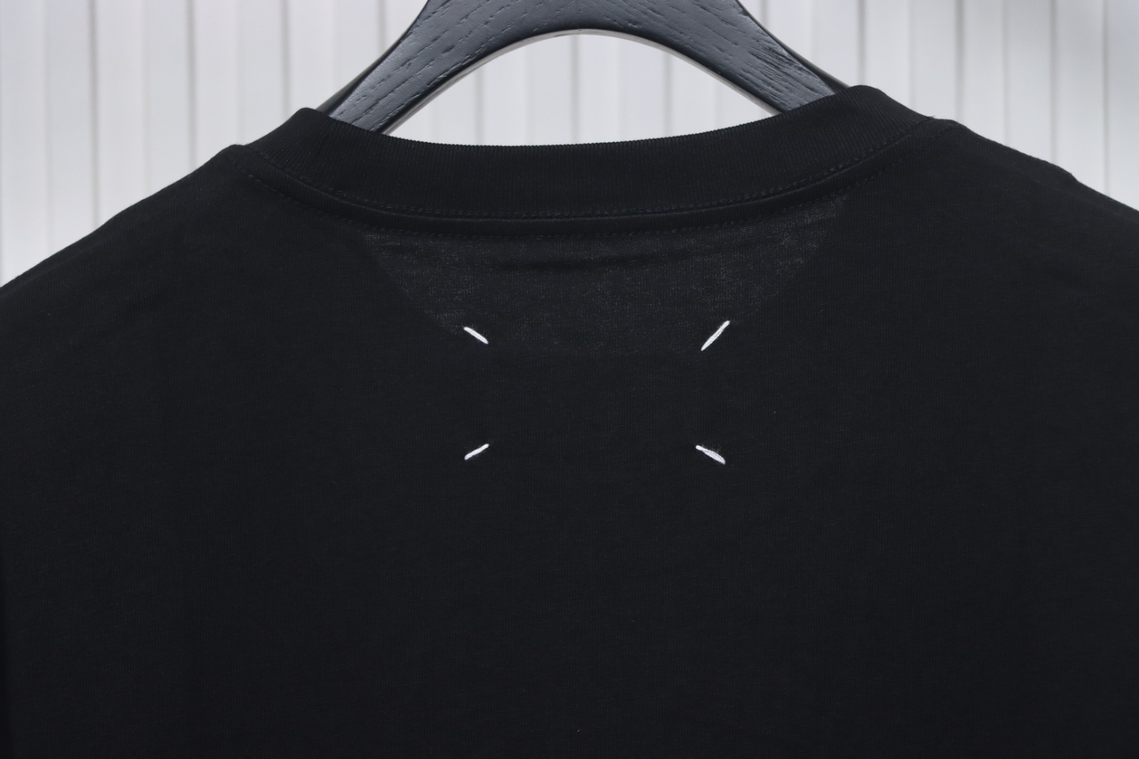     Maison Margiela short-sleeved embroidered T-shirt （Black）