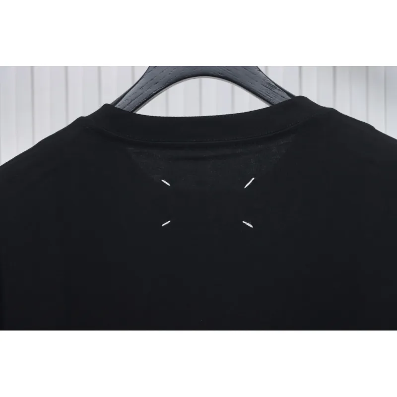Top Quality Maison Margiela short-sleeved embroidered T-shirt （Black）
