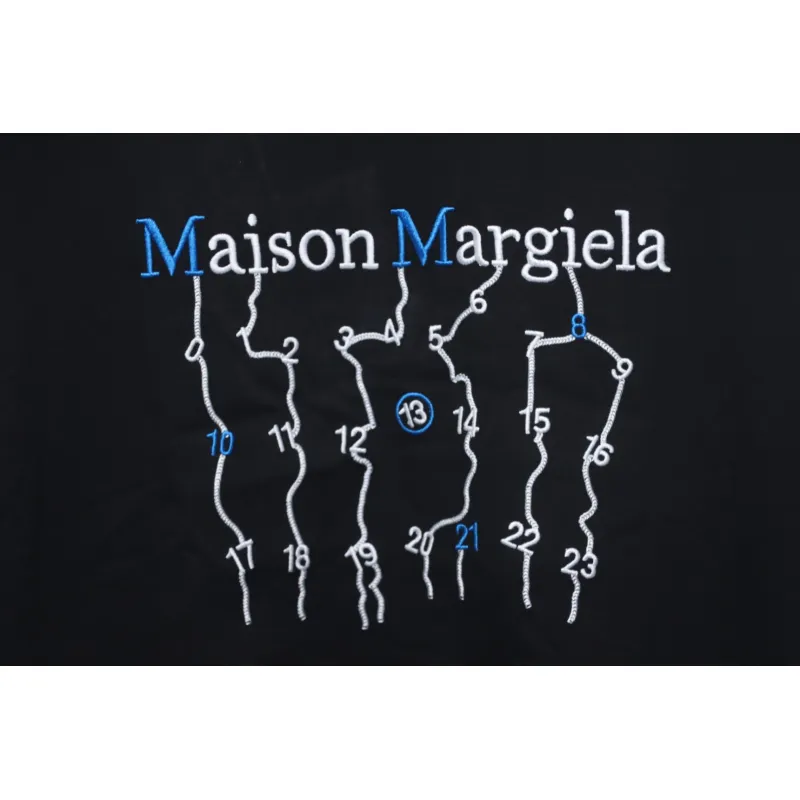 Top Quality Maison Margiela short-sleeved embroidered T-shirt （Black）