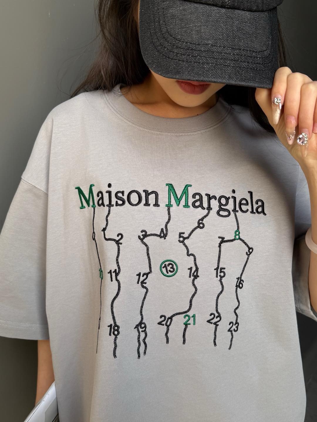     Maison Margiela short-sleeved embroidered T-shirt （Grey）