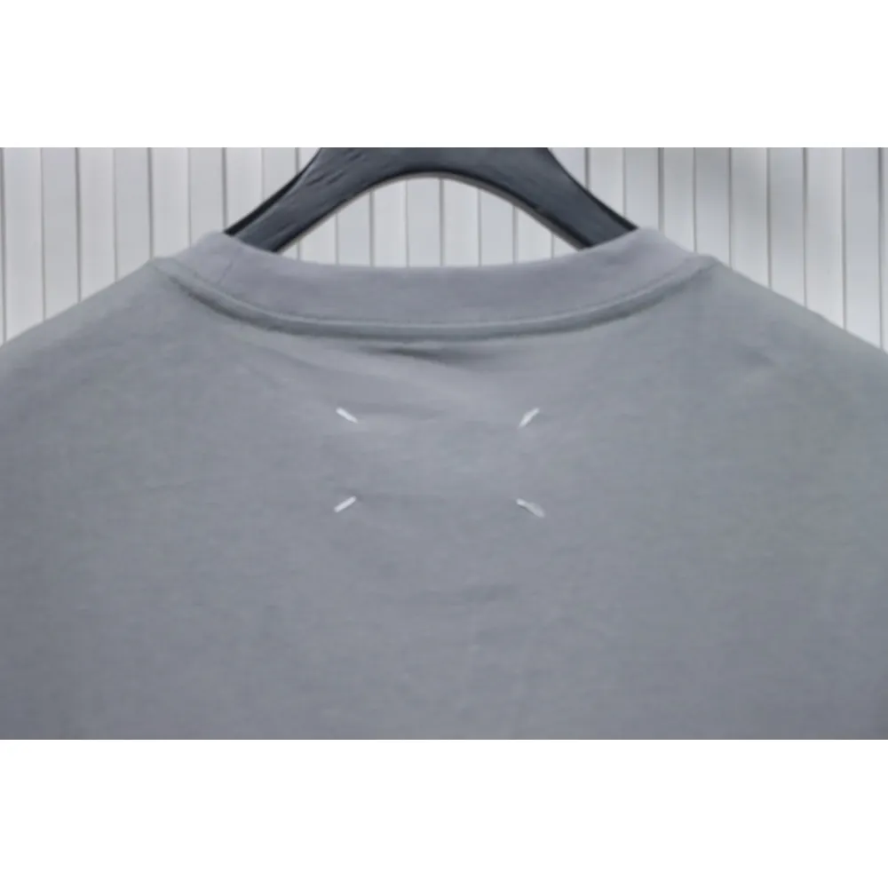 Top Quality Maison Margiela short-sleeved embroidered T-shirt （Grey）