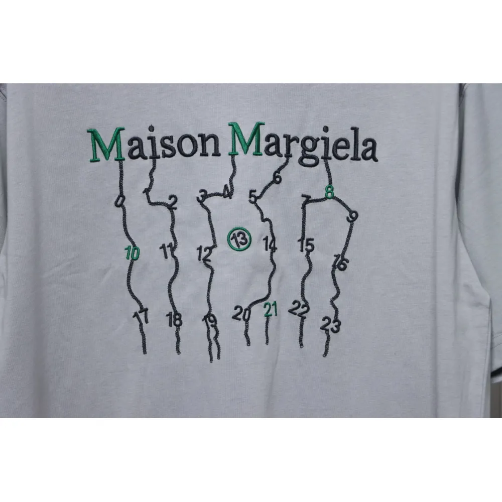 Top Quality Maison Margiela short-sleeved embroidered T-shirt （Grey）