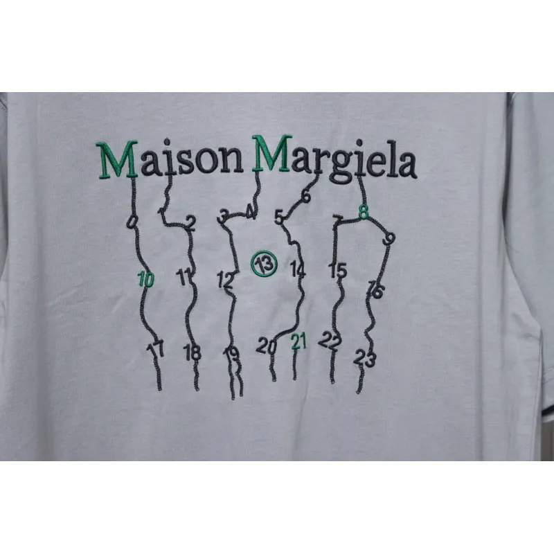 Top Quality Maison Margiela short-sleeved embroidered T-shirt （Grey）